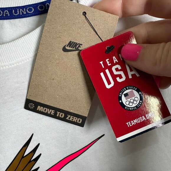 Nike USA Club Eagle Graphic T-Shirt Women's Size Medium - Picture 3 of 8